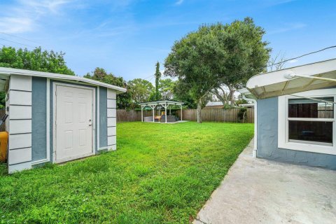 House in Stuart, Florida 3 bedrooms, 128.95 sq.m. № 2290803 - photo 26