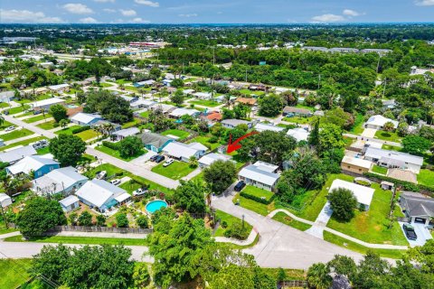 House in Stuart, Florida 3 bedrooms, 128.95 sq.m. № 2290803 - photo 29