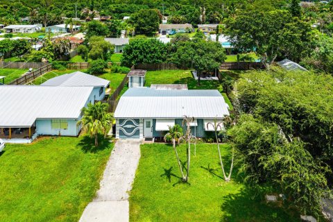 House in Stuart, Florida 3 bedrooms, 128.95 sq.m. № 2290803 - photo 27