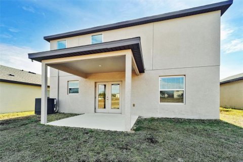 House in Zephyrhills, Florida 5 bedrooms, 216.37 sq.m. № 2149360 - photo 24