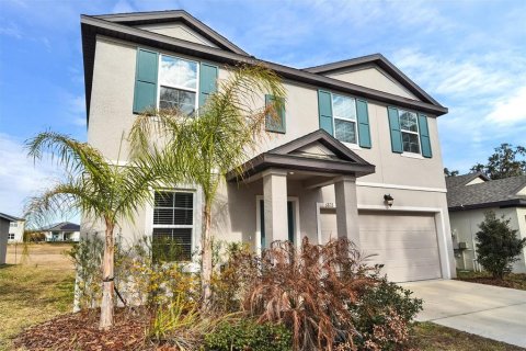 House in Zephyrhills, Florida 5 bedrooms, 216.37 sq.m. № 2149360 - photo 2
