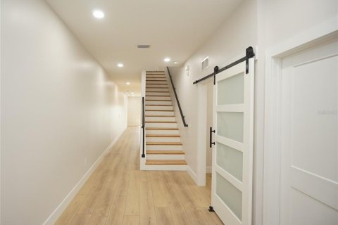 Touwnhouse à louer à Tampa, Floride: 3 chambres, 213.58 m2 № 2396029 - photo 6