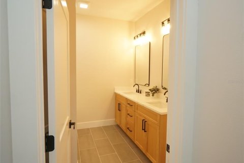 Touwnhouse à louer à Tampa, Floride: 3 chambres, 213.58 m2 № 2396029 - photo 28