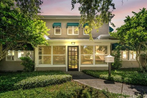 House in Lakeland, Florida 4 bedrooms, 196.02 sq.m. № 2313442