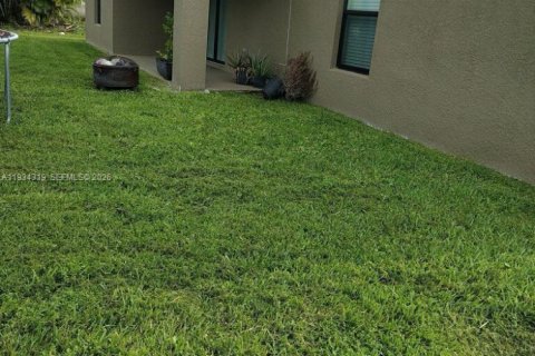 Снять в аренду виллу или дом в Кейп-Корал, Флорида 3 спальни, № 1997917 - фото 9