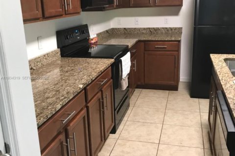 Снять в аренду виллу или дом в Кейп-Корал, Флорида 3 спальни, № 1997917 - фото 25