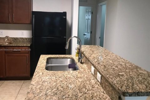 Снять в аренду виллу или дом в Кейп-Корал, Флорида 3 спальни, № 1997917 - фото 27