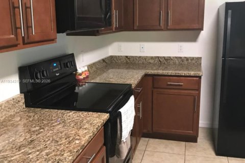 Снять в аренду виллу или дом в Кейп-Корал, Флорида 3 спальни, № 1997917 - фото 24