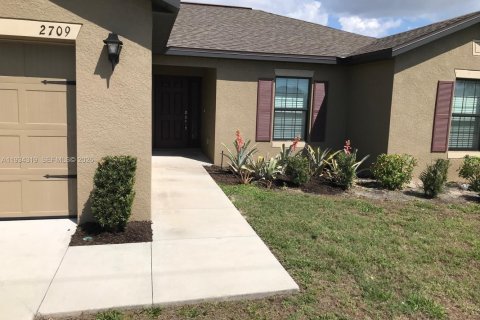 Снять в аренду виллу или дом в Кейп-Корал, Флорида 3 спальни, № 1997917 - фото 4