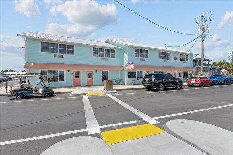 Commercial property in Cedar Key, Florida 805.65 sq.m. № 2134692