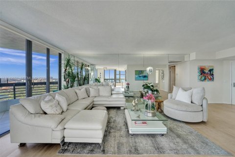 Condo in Aventura, Florida, 3 bedrooms  № 2054214 - photo 21