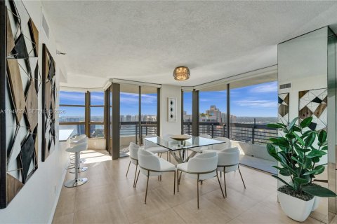 Condo in Aventura, Florida, 3 bedrooms  № 2054214 - photo 24