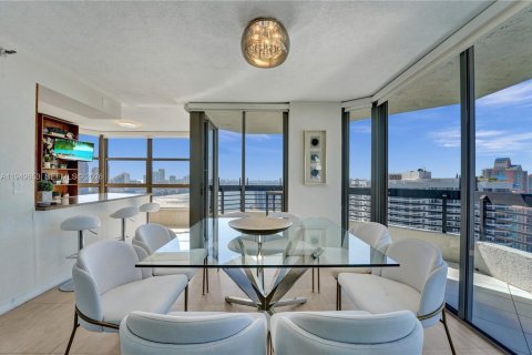 Condo in Aventura, Florida, 3 bedrooms  № 2054214 - photo 25