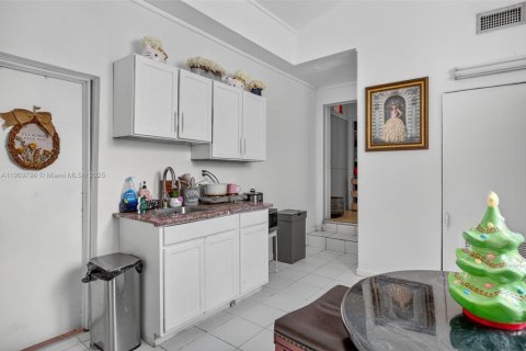 Купить виллу или дом в Хомстед, Флорида 3 спальни, 264.21м2, № 2034562 - фото 14