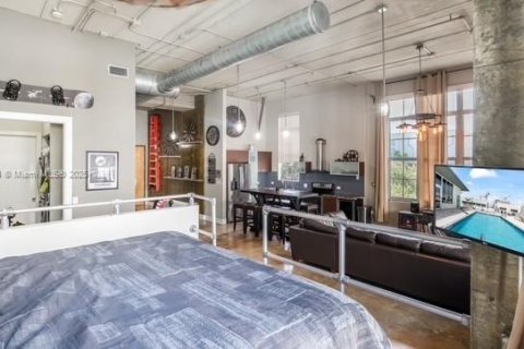 Villa ou maison à vendre à Fort Lauderdale, Floride: 1 chambre, 94.3 m2 № 1943928 - photo 2