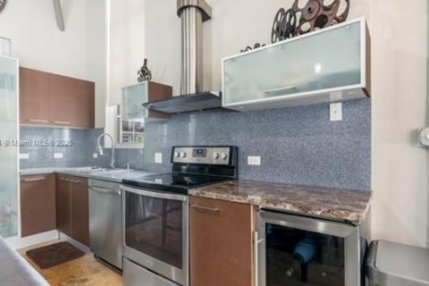 Villa ou maison à vendre à Fort Lauderdale, Floride: 1 chambre, 94.3 m2 № 1943928 - photo 18