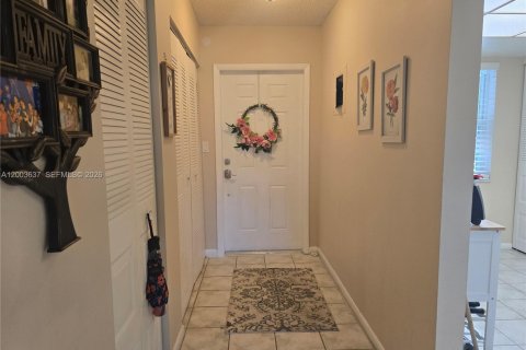Condo in Margate, Florida, 1 bedroom  № 2069160 - photo 13