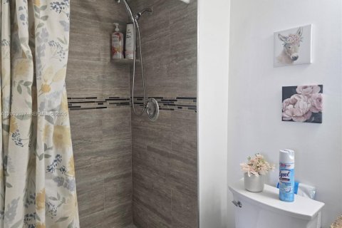 Condo in Margate, Florida, 1 bedroom  № 2069160 - photo 10