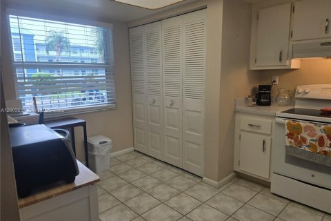 Condo in Margate, Florida, 1 bedroom  № 2069160 - photo 6