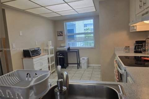 Condo in Margate, Florida, 1 bedroom  № 2069160 - photo 4