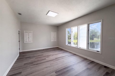 House in Ormond Beach, Florida 5 bedrooms, 397.06 sq.m. № 2314343 - photo 9