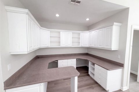 House in Ormond Beach, Florida 5 bedrooms, 397.06 sq.m. № 2314343 - photo 13