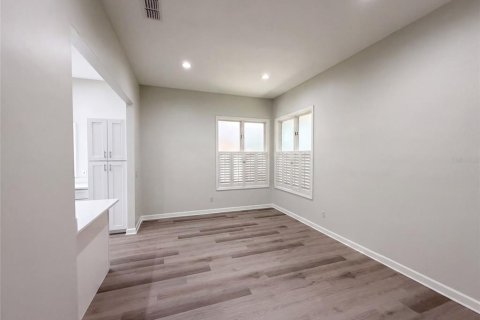 House in Ormond Beach, Florida 5 bedrooms, 397.06 sq.m. № 2314343 - photo 6