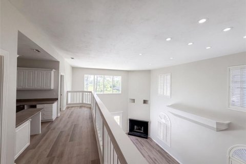 House in Ormond Beach, Florida 5 bedrooms, 397.06 sq.m. № 2314343 - photo 12