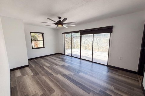 House in Tampa, Florida 3 bedrooms, 195.84 sq.m. № 2305003 - photo 6