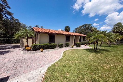 House in Tampa, Florida 3 bedrooms, 195.84 sq.m. № 2305003 - photo 21