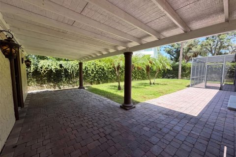 House in Tampa, Florida 3 bedrooms, 195.84 sq.m. № 2305003 - photo 24