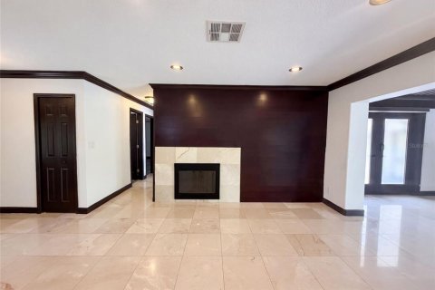 House in Tampa, Florida 3 bedrooms, 195.84 sq.m. № 2305003 - photo 10