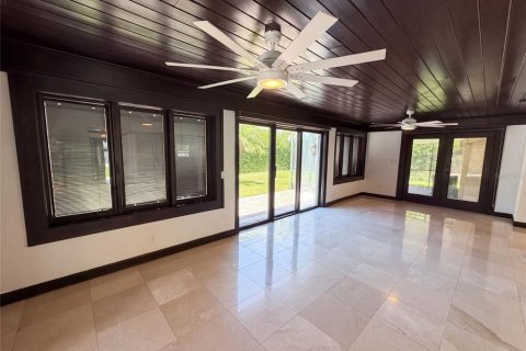 House in Tampa, Florida 3 bedrooms, 195.84 sq.m. № 2305003 - photo 7