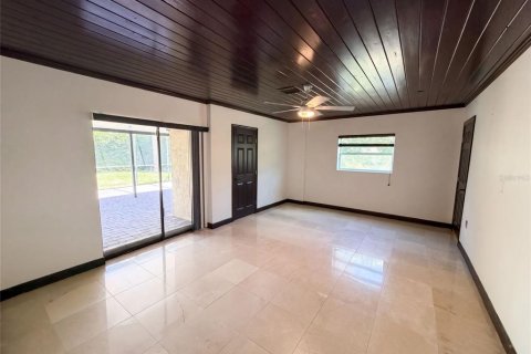House in Tampa, Florida 3 bedrooms, 195.84 sq.m. № 2305003 - photo 8