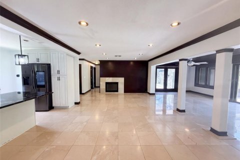 House in Tampa, Florida 3 bedrooms, 195.84 sq.m. № 2305003 - photo 9