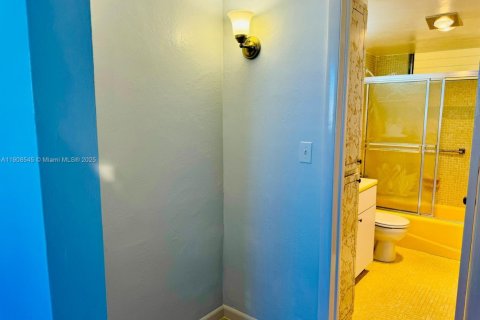 Купить кондоминиум в Авентура, Флорида 1 спальня, 71.35м2, № 2012883 - фото 15