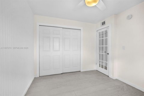 Apartamento en alquiler en Miami, Florida, 1 dormitorio, 62.52 m2 № 2011257 - foto 20