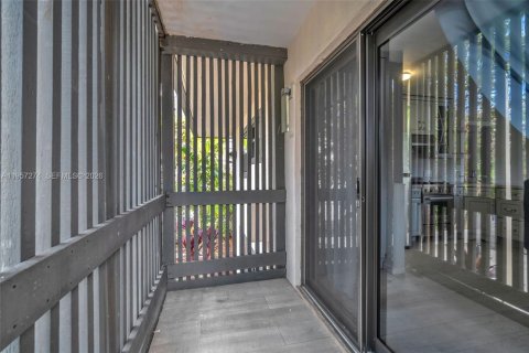 Apartamento en alquiler en Miami, Florida, 1 dormitorio, 62.52 m2 № 2011257 - foto 12