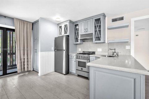 Apartamento en alquiler en Miami, Florida, 1 dormitorio, 62.52 m2 № 2011257 - foto 6