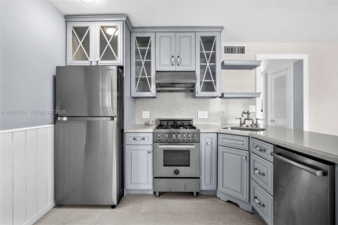 Apartamento en alquiler en Miami, Florida, 1 dormitorio, 62.52 m2 № 2011257 - foto 7