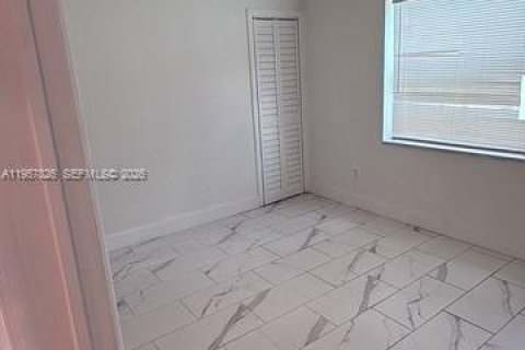 Casa en alquiler en North Miami Beach, Florida, 3 dormitorios, 142.98 m2 № 2011675 - foto 7