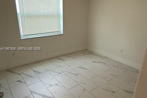 Casa en alquiler en North Miami Beach, Florida, 3 dormitorios, 142.98 m2 № 2011675 - foto 9