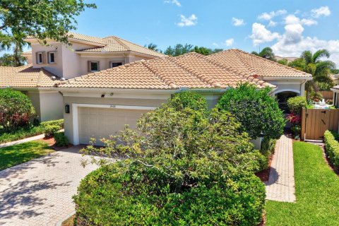 House in Boca Raton, Florida 3 bedrooms, 208.75 sq.m. № 2363693