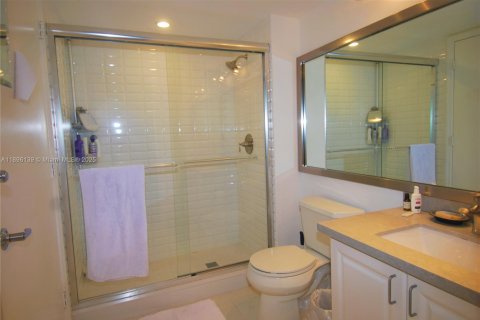 Condominio en alquiler en Miami Beach, Florida, 2 dormitorios, 104.98 m2 № 1950390 - foto 4