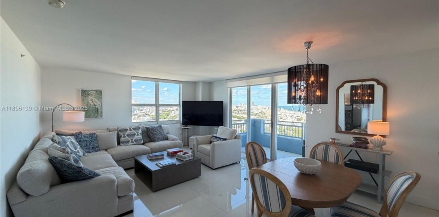 Condominio en Miami Beach, Florida, 2 dormitorios № 1950390