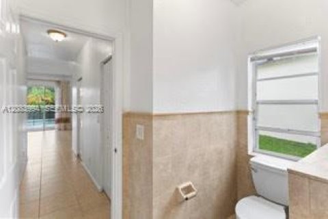 Villa ou maison à louer à Coral Springs, Floride: 6 chambres, 225.75 m2 № 2350595 - photo 5