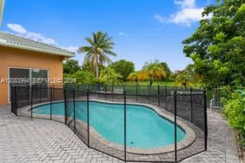Villa ou maison à louer à Coral Springs, Floride: 6 chambres, 225.75 m2 № 2350595 - photo 3
