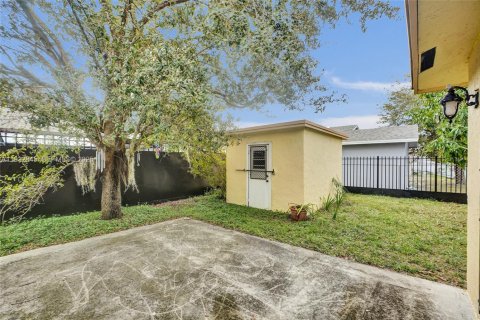 Купить виллу или дом в Майами-Гарденс, Флорида 3 спальни, 136.94м2, № 1991252 - фото 27