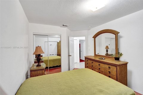 Купить виллу или дом в Майами-Гарденс, Флорида 3 спальни, 136.94м2, № 1991252 - фото 26