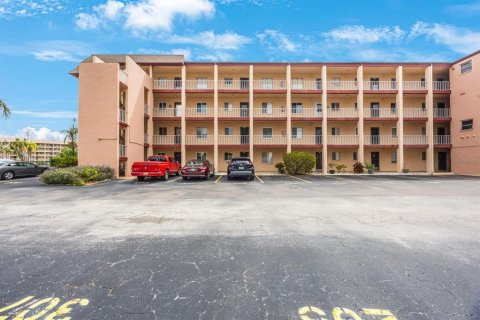 Condominio en venta en Bradenton, Florida, 2 dormitorios, 106.28 m2 № 1880898 - foto 2